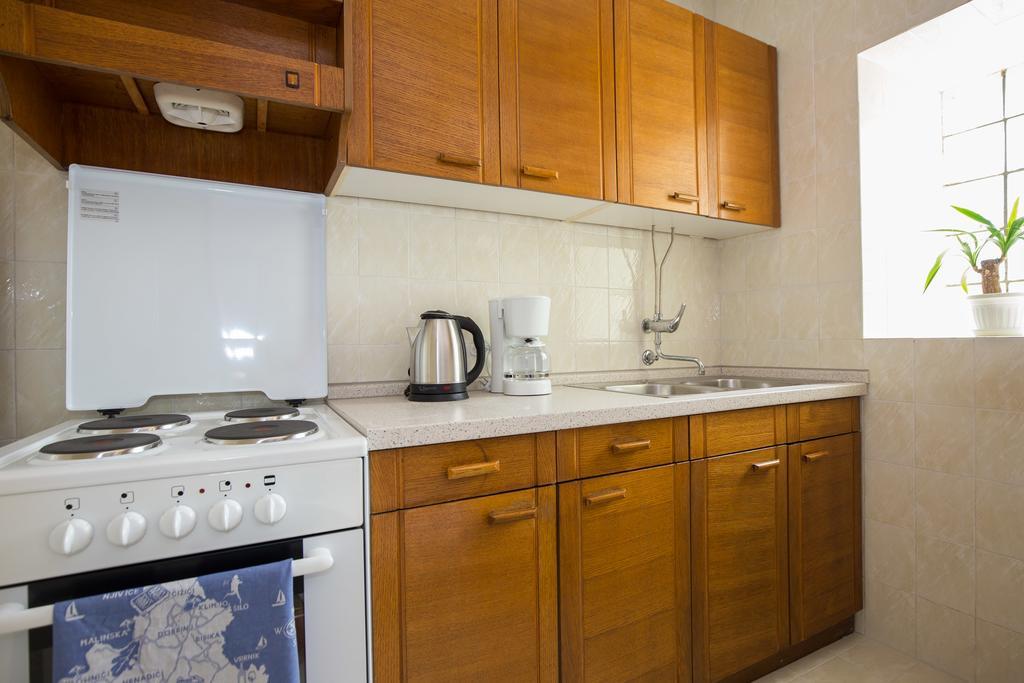 Holiday Home Mery By El-Pi Tours Malinska Buitenkant foto