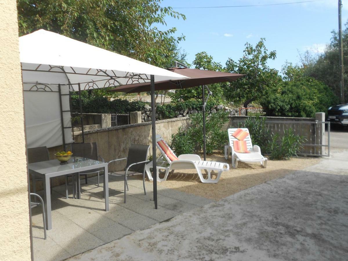 Holiday Home Mery By El-Pi Tours Malinska Buitenkant foto